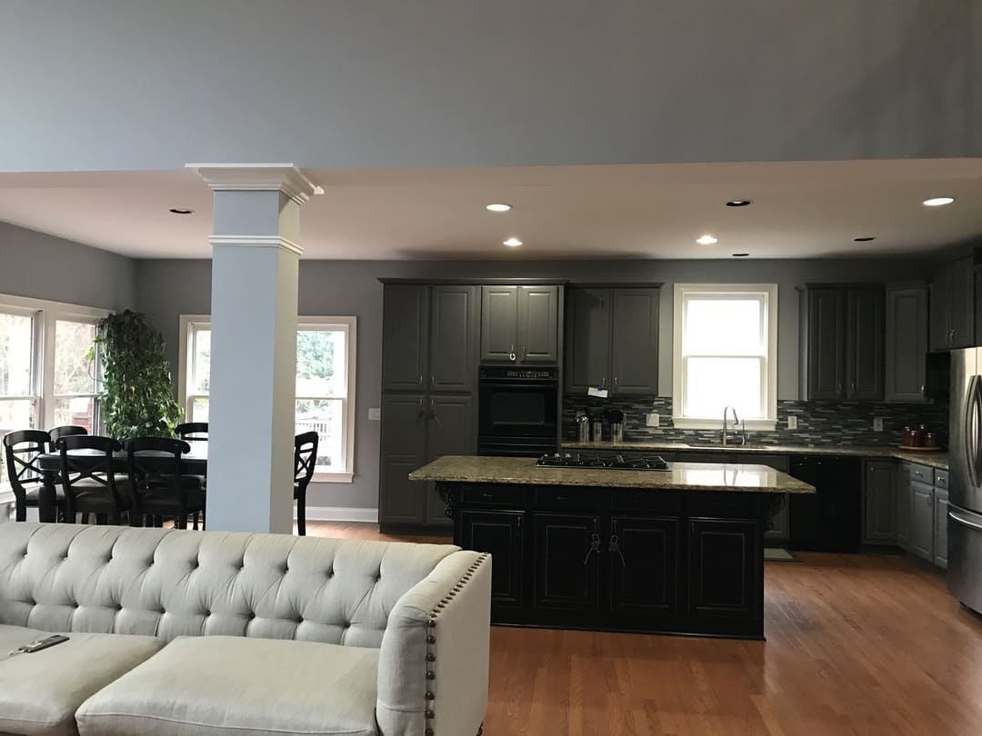 image of a kitchen decluttered after organizing